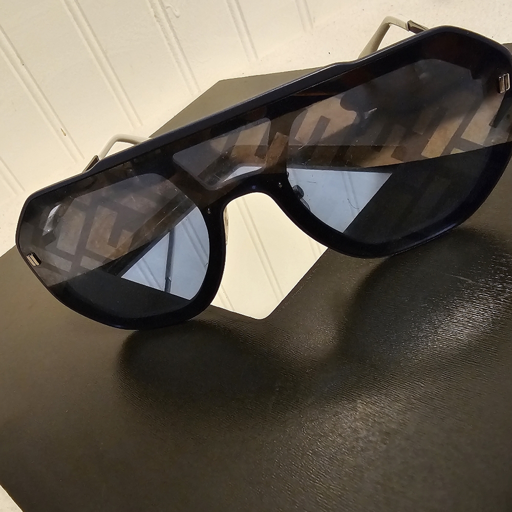 FENDI SUNGLASSES